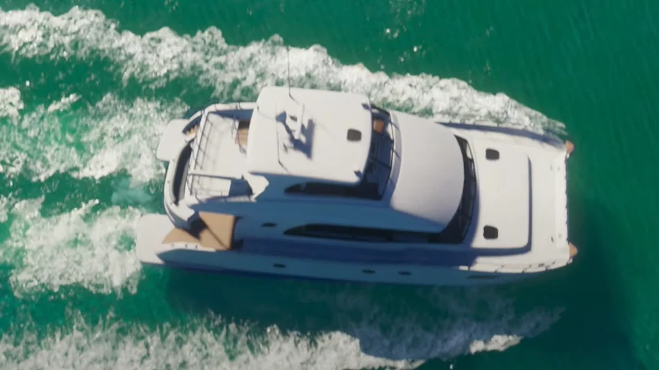 Yacht inspiré de l'Horizon PC60 dans GTA 6 — vue 1