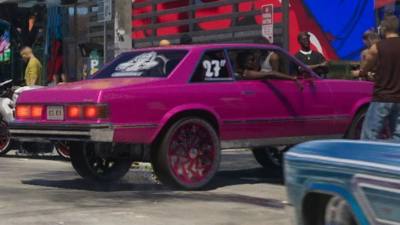 La Declasse Tulip M-100, une muscle car classique, aperçue dans le trailer de GTA 6.