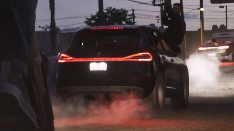 SUV Pfister Astron garé en ville