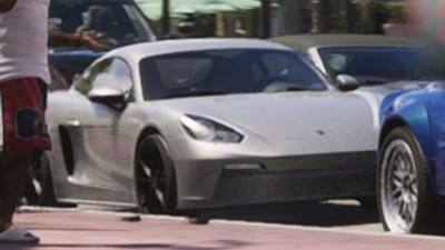 Une voiture sportive Growler de marque Pfister