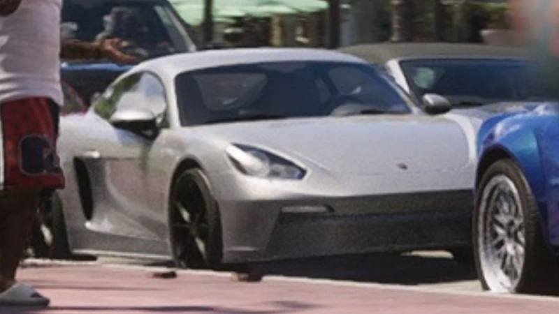 Une voiture sportive Growler de marque Pfister