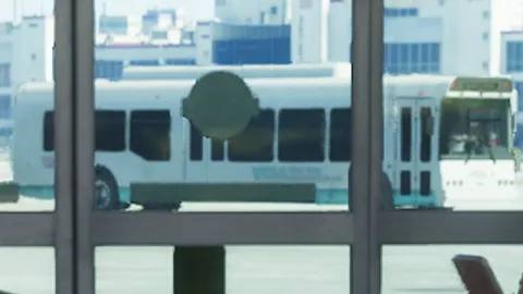 Un Bus d'aéroport de GTA 6 à l'aéroport international de Vice City