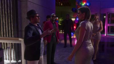 L’Ami d’Andrés de León dans GTA 6 reste en retrait pendant qu’Andrés salue Petra Navarro