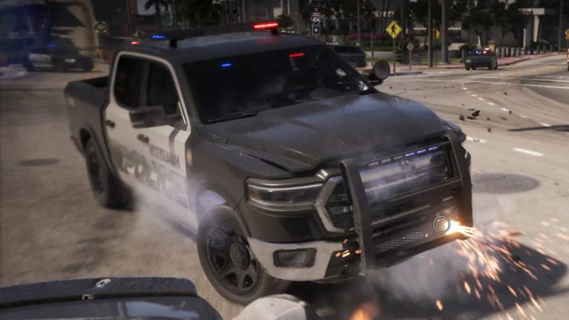 Un Bison 1800 de police de marque Bravado, en livrée du Vice Beach Police Department, vu de face.