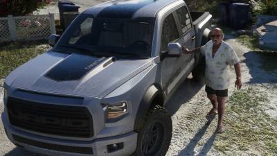 Brian Heder sort de son Caracara 4x4 dans le deuxième trailer de GTA 6