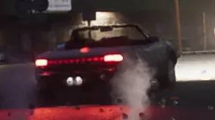 Un cabriolet inspiré de la Buick Reatta en pleine course-poursuite dans GTA 6.