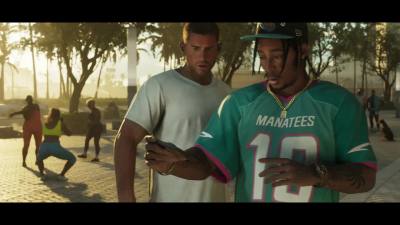 Dre'Quan Priest et Jason Duval regardent un téléphone portable dans le deuxième trailer de GTA 6