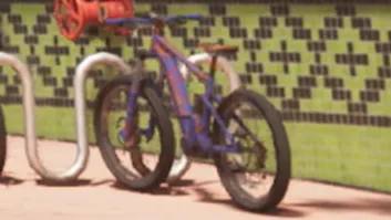 L'arrière d'un vélo électrique stationné à une station de vélos à Vice Beach.