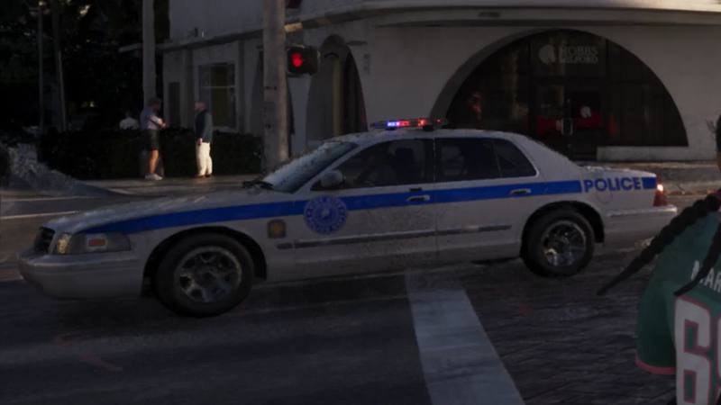 Une Voiture de police Vapid du VCPD en action à Vice City.